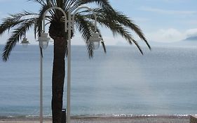 The Beach House Studios & Suites